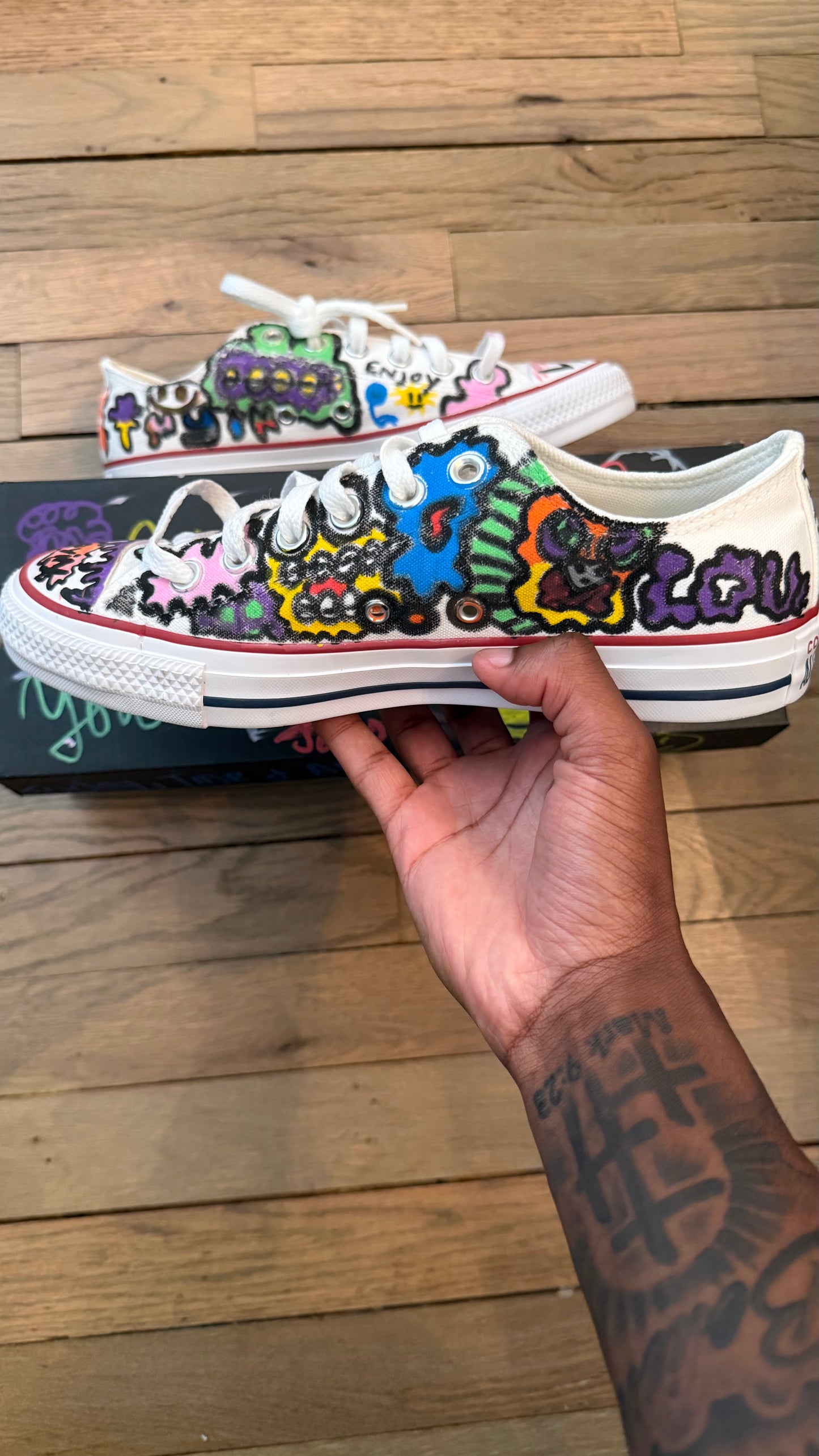 Regular Chucks (White) Lowtop ⛹🏾‍♂️