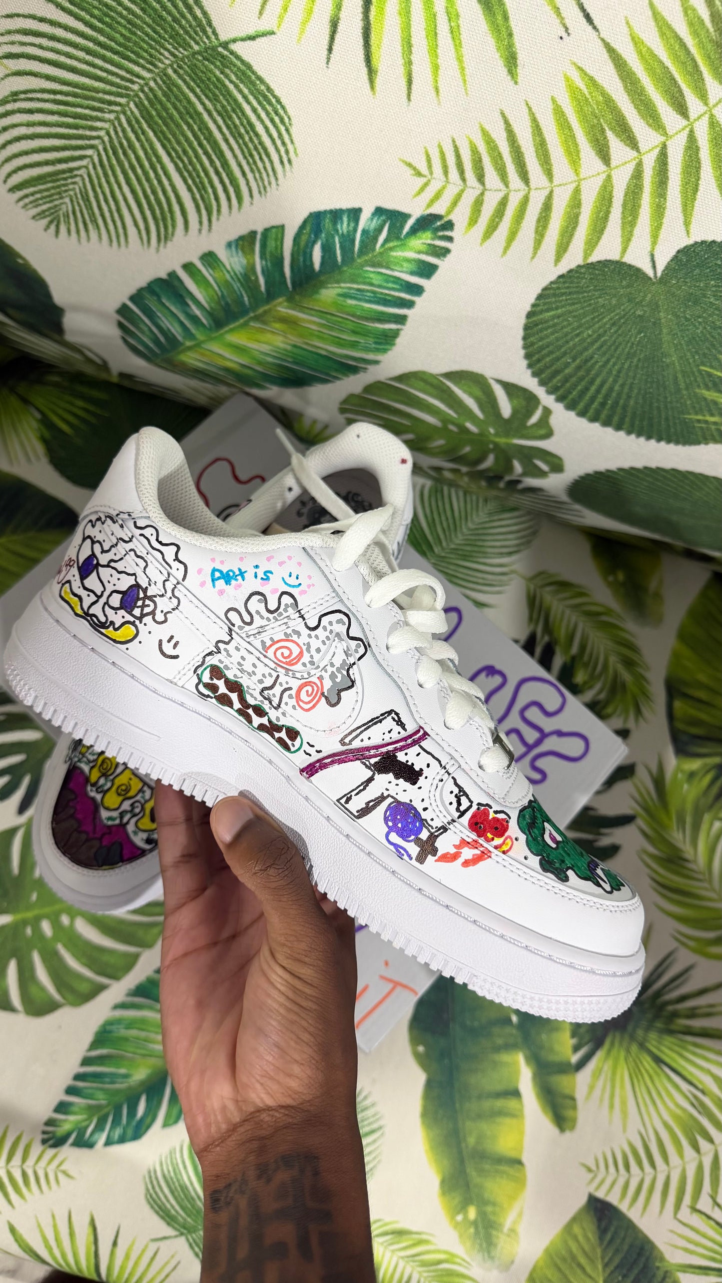 Nike (White) Air Force 1 🏄🏿‍♂️